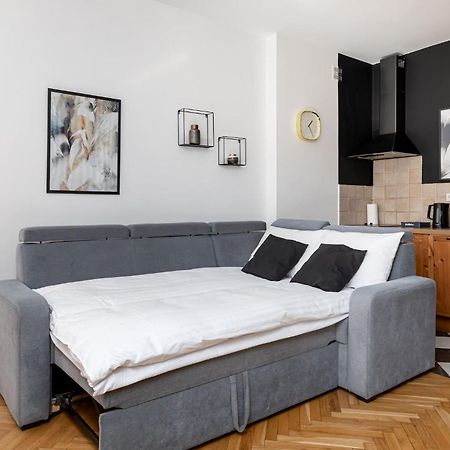 Fashioned Apartment Rycerska By Noclegi Renters Varsóvia Exterior foto