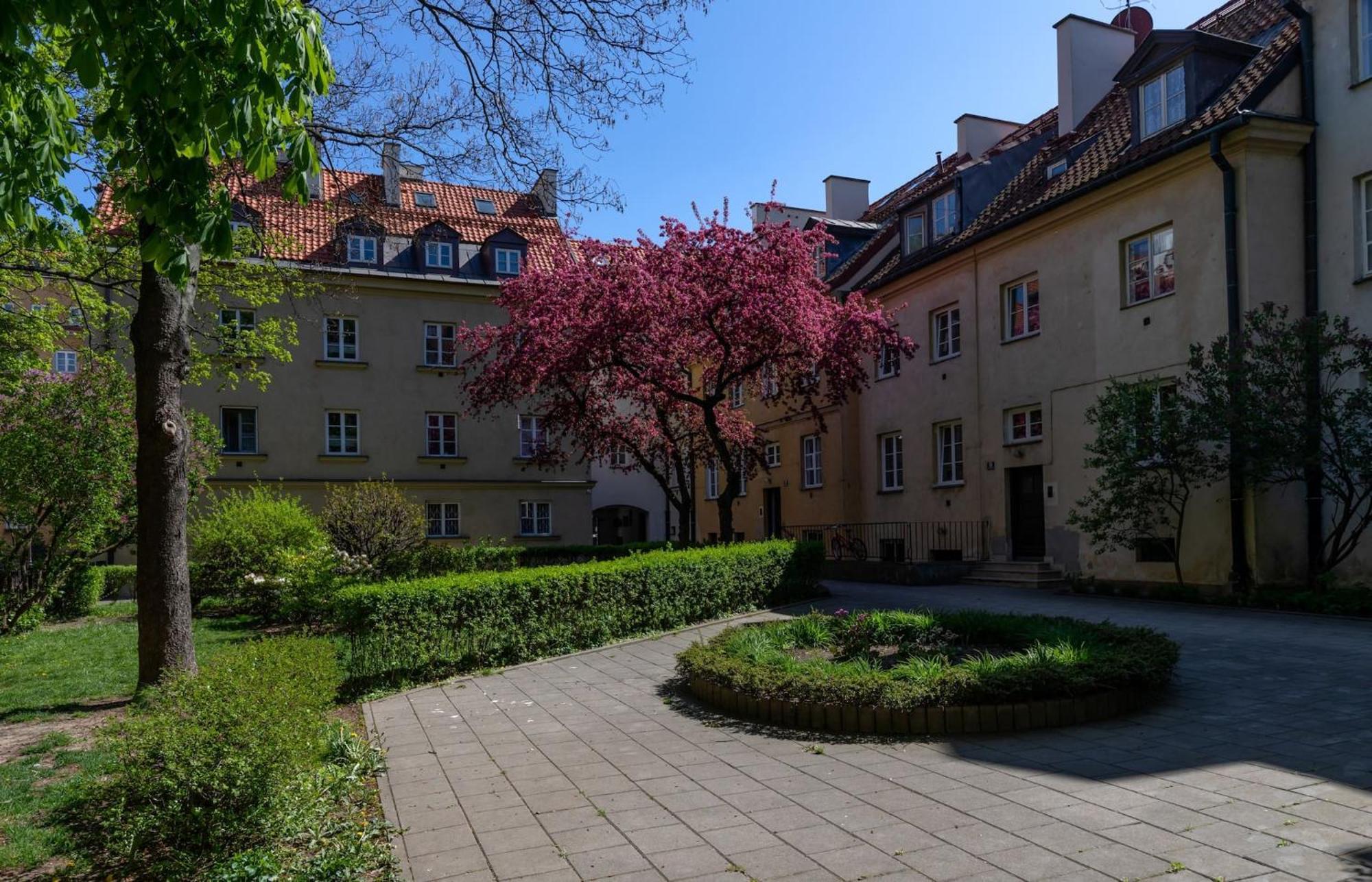 Fashioned Apartment Rycerska By Noclegi Renters Varsóvia Exterior foto
